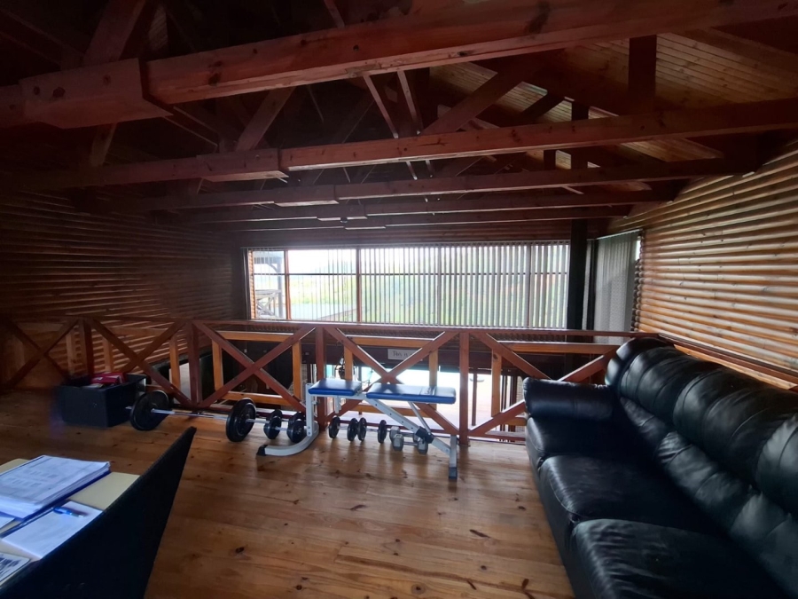 5 Bedroom Property for Sale in Waterkloof East North West